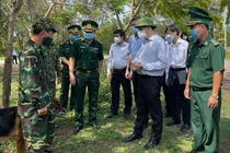 Bộ trưởng Nguyễn Thanh Long đi kiểm tra công tác phòng, chống COVID-19 tại Kiên Giang (Ảnh - BYT) 