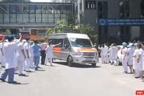 Đoàn 30 bác sĩ, điều dưỡng lên đường vào Tiền Giang (Ảnh - Minh Thuý) 