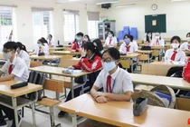 Học sinh đeo khẩu trang phòng COVID-19 trong lớp học (Ảnh - Minh Thuý) 