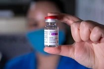 Vaccine phòng COVID-19 của AstraZeneca (Ảnh - UNICEF Việt Nam/ Trương Việt Hùng)