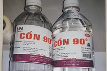 2 chai cồn 90 độ mà anh N. đã sử dụng. Ảnh: Mai Thanh 
