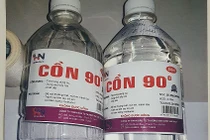 2 chai cồn 90 độ mà anh N. đã sử dụng. Ảnh: Mai Thanh 