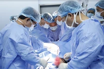 Các bác sĩ ở Bệnh viện Trung ương Quân đội 108 thực hiện ghép đa mô, tạng cứu sống 6 bệnh nhân (Ảnh: BVCC) 