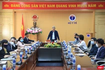 Thứ trưởng Bộ Y tế Nguyễn Trường Sơn chủ trì cuộc họp (Ảnh - Minh Thuý) 