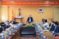 Thứ trưởng Bộ Y tế Nguyễn Trường Sơn chủ trì cuộc họp (Ảnh - Minh Thuý) 