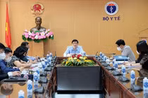 Bộ trưởng Bộ Y tế Nguyễn Thanh Long họp với các đơn vị liên quan về công tác tiêm vaccine phòng COVID-19 cho trẻ em (Ảnh - Trần Minh) 