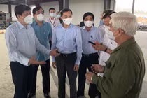 Bộ trưởng Bộ Y tế Nguyễn Thanh Long cùng khảo sát địa điểm xây dựng Trung tâm ICU quy mô 500 giường (Ảnh - Thái Bình) 