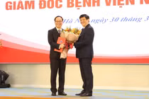 Bộ trưởng Bộ Y tế Nguyễn Thanh Long đã bổ nhiệm PGS.TS.TTND.Trần Minh Điển làm giám đốc Bệnh viện Nhi Trung ương (Ảnh - BVCC)