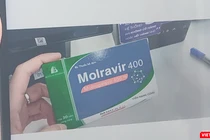 thuốc Molravir 400 chuẩn bị bán ra thị trường (Ảnh - Minh Thuý) 