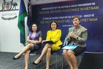 Đại sứ quán Australia cùng Trưởng đại diện UNICEF và TS. Dương Thị Hồng thảo luận về gói hỗ trợ, phân phối vaccine phòng COVID-19 (Ảnh - Minh Thuý) 