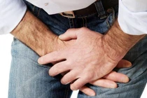 Quý ông khổ sở vì vợ ham muốn quá nhiều (Ảnh minh hoạ) 