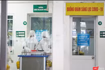 Buồng khám sàng lọc COVID-19 tại BV (Ảnh - Minh Thuý) 