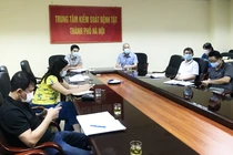 Lãnh đạo Sở Y tế Hà Nội họp trực tuyến cùng CDC Hà Nội và một số đơn vị trọng điểm để triển khai công tác lấy mẫu xét nghiệm COVID-19 cho những đối tượng nguy cơ cao (Ảnh - SYT HN) 