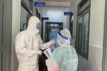 Bác sĩ trao đổi công việc tại bệnh viện (Ảnh - BYT) 