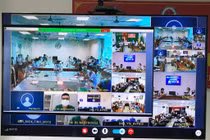 Hội chẩn trực tuyến bệnh nhân mắc COVID-19 nặng (Ảnh - Ngọc Mai) 