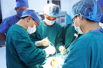 Một ca phẫu thuật tại Bệnh viện Hữu nghị Việt Đức (Ảnh: Bệnh viện Hữu nghị Việt Đức)