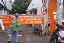 Chốt bảo vệ vùng xanh - vùng bình thường mới ở Quận 7- Ảnh: Trần Nguyên Anh