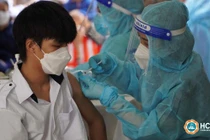 Tiêm vắc xin COVID-19 cho học sinh từ 12-17 tuổi ở TP.HCM. Ảnh: HCDC