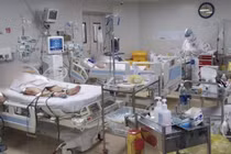 Bệnh nhân COVID-19 nặng được chăm sóc trong khu vực đặc biệt - Ảnh: Sở Y tế