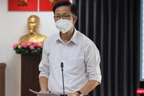 Phó Ban chỉ đạo Phạm Đức Hải thông tin về tình hình dịch bệnh. Ảnh: Linh Nhi