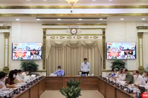 Toàn cảnh cuộc họp UBND TP.HCM họp trực tuyến với lãnh đạo Thành phố Thủ Đức và các quận, huyện chiều 19/10. Ảnh: Linh Nhi 
