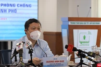 Phó Chủ tịch UBND TP.HCM Dương Anh Đức trao đổi tại buổi họp báo