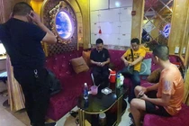 Nhóm khách Trung Quốc, có một người đang trong thời gian tự cách ly. Ảnh: Nguyễn Yên 