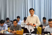 Bộ trưởng Bộ Y tế Nguyễn Thanh Long nhấn mạnh: Bộ Y tế sẽ hỗ trợ ngay tỉnh Vĩnh Long về công tác xét nghiệm, đồng thời lưu ý tỉnh không được chủ quan, lơ là trong công tác phòng chống dịch COVID-19 (Ảnh: BYT) 