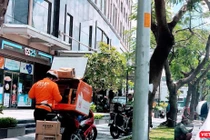 TP.HCM công bố dịch cấp đọo 2 tạm thời “thích ứng an toàn, linh hoạt, kiểm soát hiệu quả dịch bệnh Covid-19". Ảnh: Hoà Bình