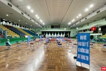 Khu vực khai báo y tế và hướng dẫn thông tin tiêm vaccine COVID-19 đợt 5 tại TP.HCM - Ảnh: Phạm Nguyễn