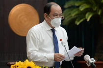 PGS.TS Tăng Chí Thượng - Giám đốc Sở Y tế TP.HCM trả lời về tình trạng hàng ngàn nhân viên y tế xin nghỉ việc. Ảnh: Tuổi trẻ