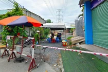  Phong tỏa đường số 6, Khu dân cư Nam Long, khu phố 2, P.An Lạc, Q.Bình Tân (TP.HCM) liên quan ca nghi nhiễm ở Công ty PouYuen - Ảnh: Độc Lập