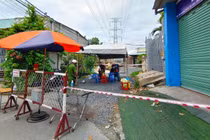  Phong tỏa đường số 6, Khu dân cư Nam Long, khu phố 2, P.An Lạc, Q.Bình Tân (TP.HCM) liên quan ca nghi nhiễm ở Công ty PouYuen - Ảnh: Độc Lập