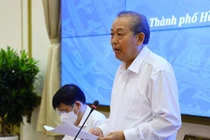 Phó Thủ tướng Thường trực Chính phủ Trương Hòa Bình chỉ đạo tại buổi làm việc sáng hôm nay 28-4. Ảnh: Huyền Mai