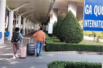 Ga quốc tế tại Cảng Hàng không Tân Sơn Nhất. Ảnh Hoà Bình