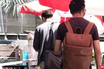 Một điểm test nhanh COVID-19 ở TP.HCM. Ảnh: Hoà Bình