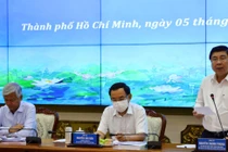 Bí Thư Thành ủy TP.HCM Nguyễn Văn Nên, Chủ tịch UBND TP.HCM Nguyễn Thành Phong cùng Phó chủ tịch UBND TP.HCM Nguyễn Văn Hoan chủ trì Hội thảo khoa học sáng 5/5 - Ảnh: TTBC