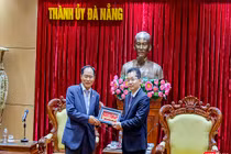 Bí thư Thành ủy Đà Nẵng Nguyễn Văn Quảng tiếp ngài Park Noh-wan - Đại sứ đặc mệnh toàn quyền Hàn Quốc tại Việt Nam nhân sự kiện khai trương Tổng lãnh sự quán Hàn Quốc tại Đà Nẵng.