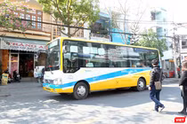 Hành khách đi xe buýt ở Đà Nẵng