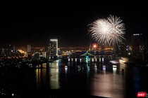 Thuyền hoa trên sông Hàn (Đà Nẵng)