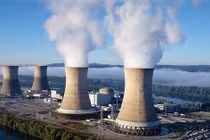 Bộ Chính trị yêu cầu sớm triển khai 2 dự án điện hạt nhân