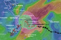 Bão số 15 tăng cấp, miền Trung có nguy cơ mưa lớn