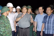 Bão số 5 nguy hiểm tương đương bão Yagi, Thủ tướng họp khẩn với các tỉnh miền Trung