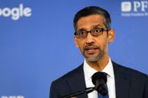 CEO của Alphabet và Google, Sundar Pichai phát biểu với giới truyền thông tại Google Campus ở Warsaw, Ba Lan. Ảnh: Reuters.