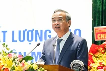 Chủ tịch UBND TP Đà Nẵng Lê Trung Chinh phát biểu tại Toạ đàm khoa học các nhiệm vụ, giải pháp phát triển nguồn nhân lực chất lượng cao đáp ứng yêu cầu phát triển của Đà Nẵng trong kỷ nguyên mới.