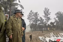 Ngày 29/10, Phó Thủ tướng Chính phủ Trần Hồng Hà đã đi thị sát tình trạng sạt lở tại bãi biển Của Đại, TP Đà Nẵng.