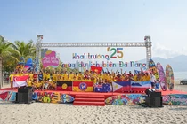Đà Nẵng khai trương “mùa du lịch biển Đà Nẵng 2025” tại Công viên Biển Đông với nhiều hoạt động hút du khách.
