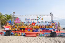 Đà Nẵng khai trương “mùa du lịch biển Đà Nẵng 2025” tại Công viên Biển Đông với nhiều hoạt động hút du khách.