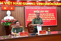 Thiếu tướng Nguyễn Hữu Hợp, Giám đốc Công an tỉnh Quảng Nam và Đại tá Nguyễn Đại Đồng, Phó Giám đốc phụ trách Công an TP Đà Nẵng chủ trì buổi làm việc. Ảnh: Công an Đà Nẵng.