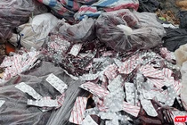 Lô thuốc tiêu huỷ của Công ty CP Dược TƯ 3 vứt bên lề đường Xuân Thiều 21, quận Liên Chiểu, TP Đà Nẵng.